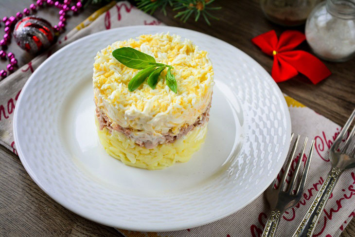 Salad "Mimosa" with tuna - delicious and festive