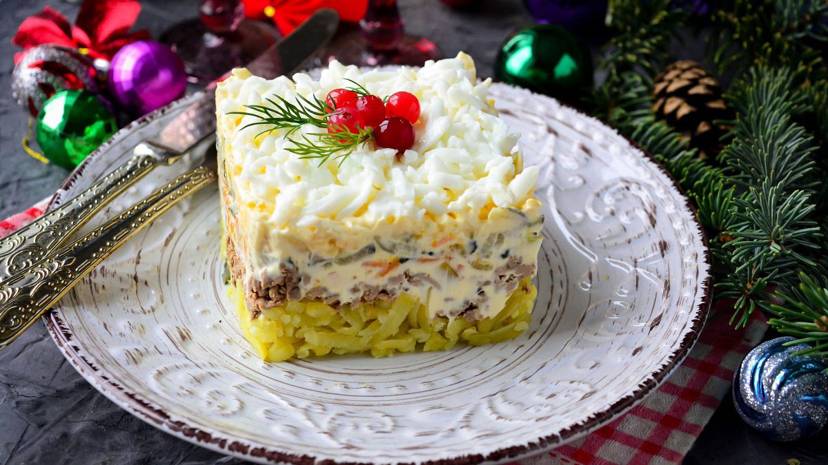 New Year’s salad “White Night” – beautiful and very tasty