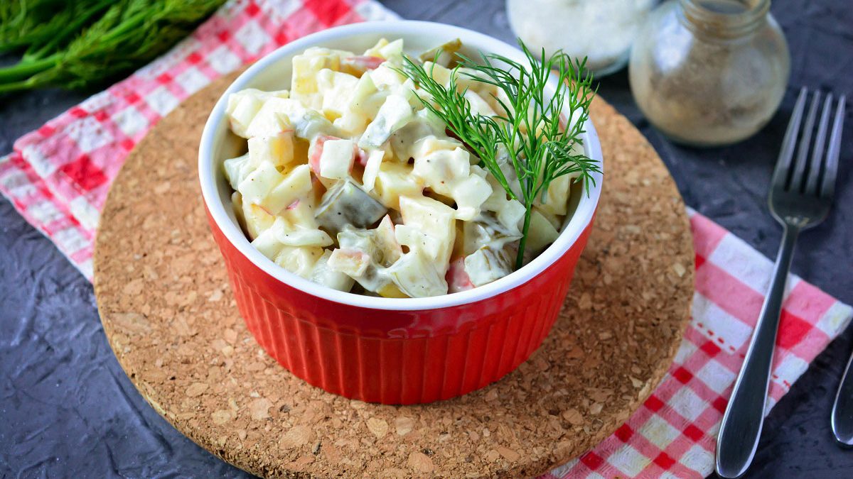 Onion salad in Polish – original and spicy taste