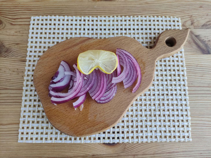 Salad "Navel of the Earth" - hearty and appetizing