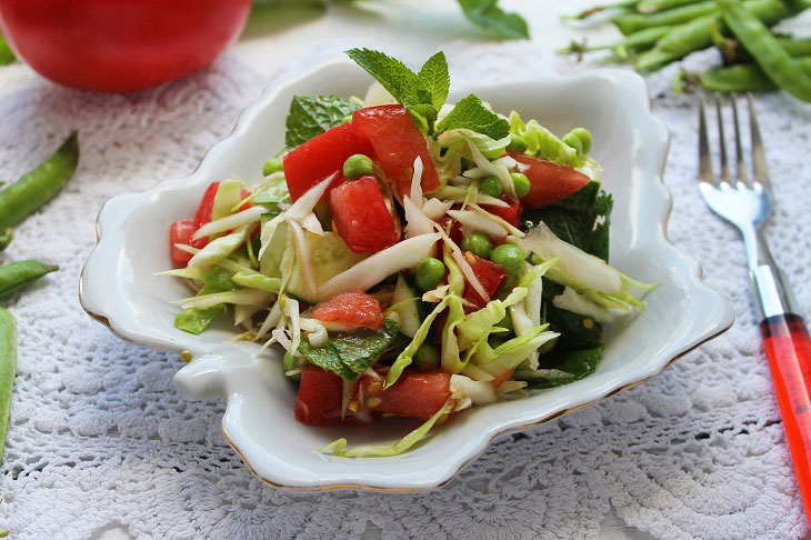 Salad "Motley garden" - vitamin, tasty and bright