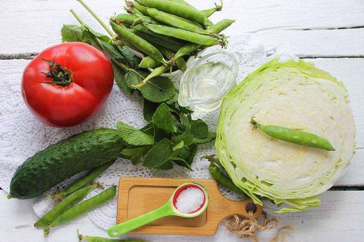 Salad "Motley garden" - vitamin, tasty and bright