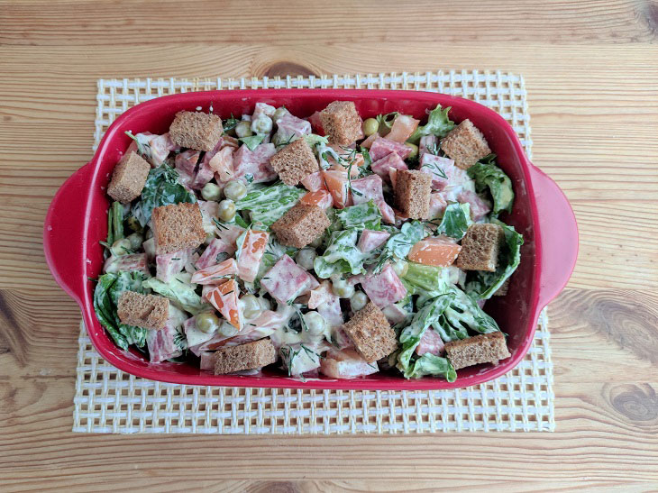 Student salad with sausage - a quick and budget recipe