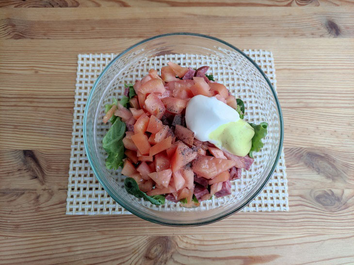 Student salad with sausage - a quick and budget recipe