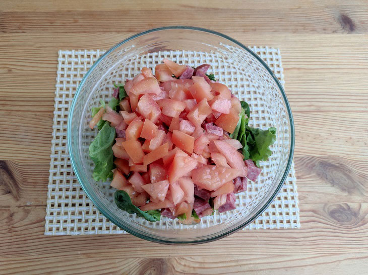 Student salad with sausage - a quick and budget recipe