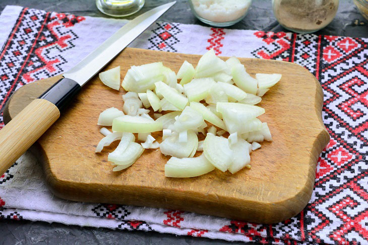 Salad "Peasant" with bacon - hearty and tasty