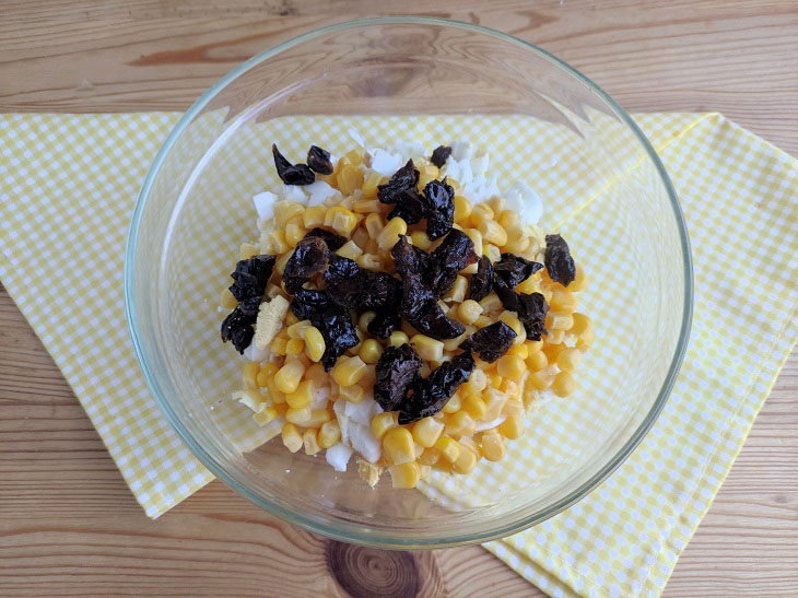 Salad "Corn" - beautiful and appetizing