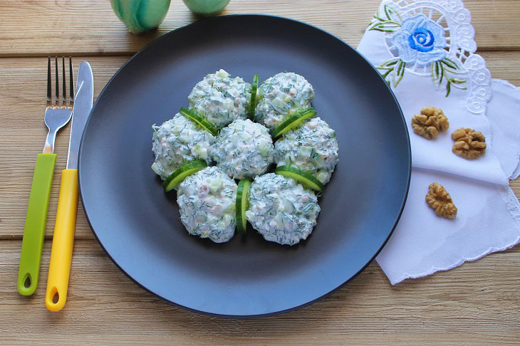 Salad "Snezhanka" - a famous dish of Bulgarian cuisine