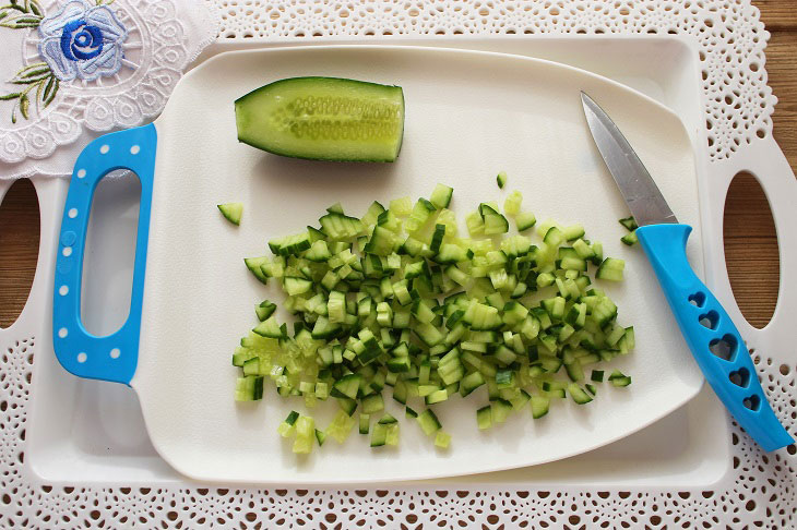 Salad "Snezhanka" - a famous dish of Bulgarian cuisine