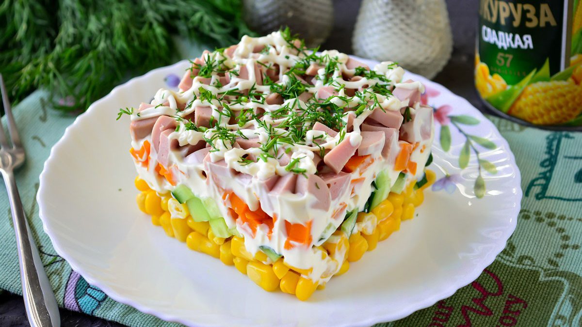 Layered salad “Through the Looking Glass” – easy to prepare and very tasty