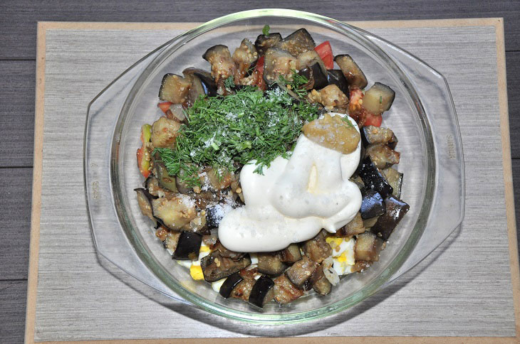 Autumn salad with eggplant - an interesting and tasty recipe