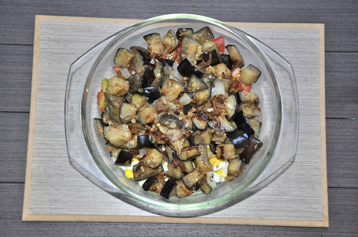 Autumn salad with eggplant - an interesting and tasty recipe