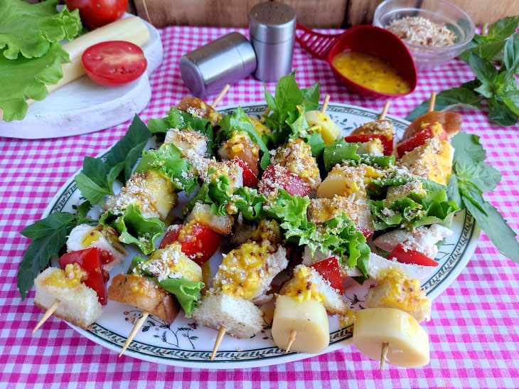 Caesar salad on skewers - a popular dish with an unusual serving