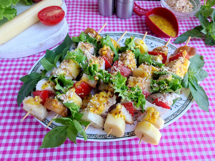 Caesar salad on skewers - a popular dish with an unusual serving