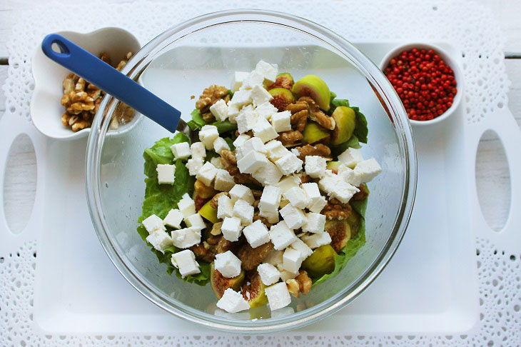 Salad "Gourmet" with walnuts - delicious and unusual