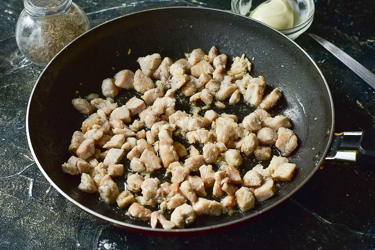 Salad "Novgorodsky" - a simple and satisfying recipe