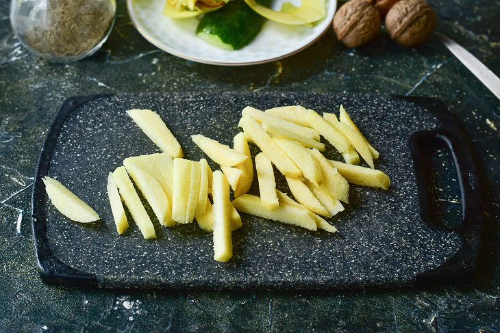 Salad "Novgorodsky" - a simple and satisfying recipe