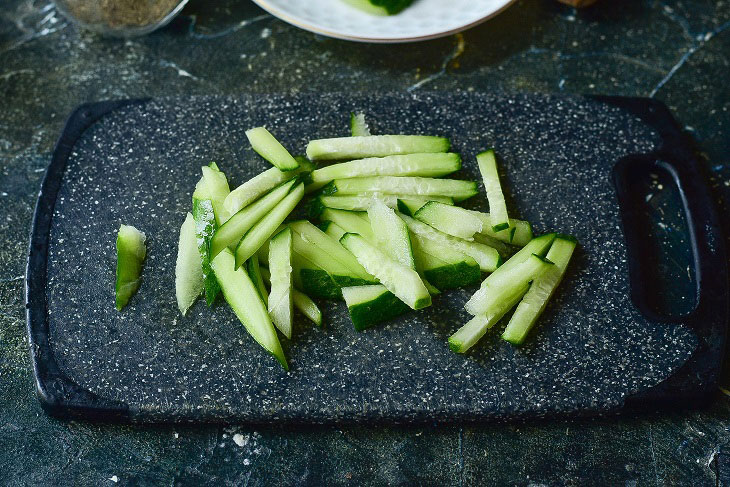 Salad "Novgorodsky" - a simple and satisfying recipe