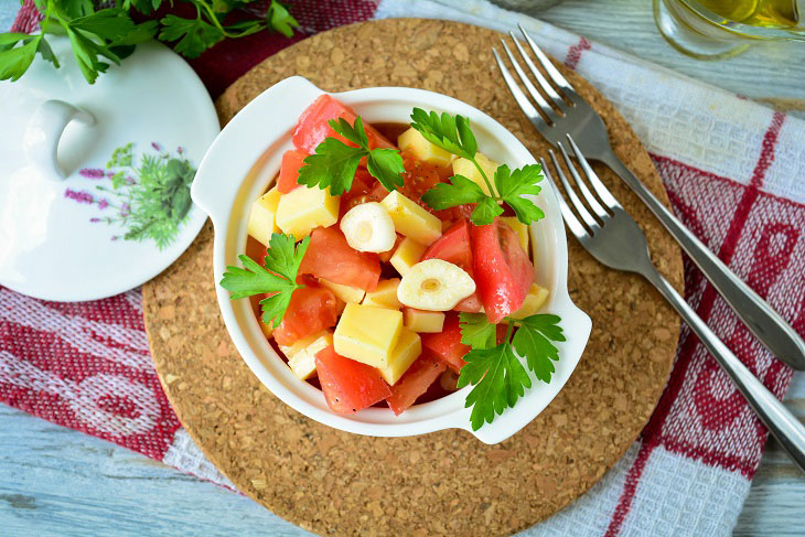 Salad "Duet" - juicy and refreshing