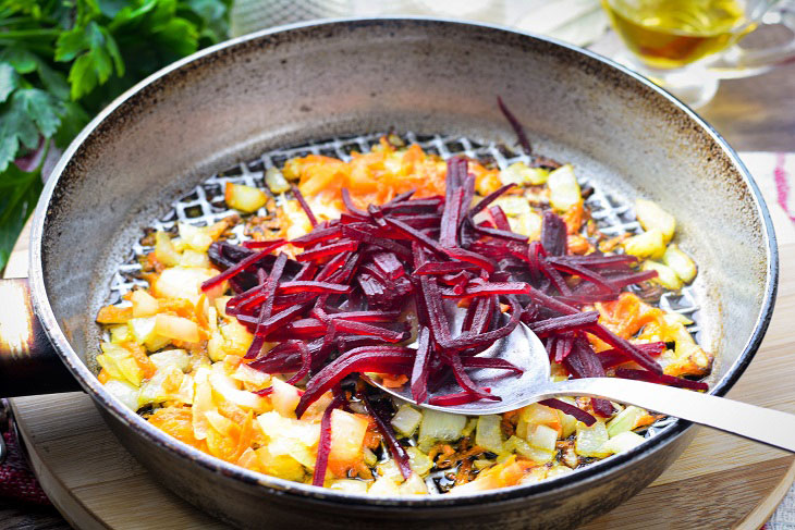 Rich borscht without cabbage - homemade will definitely ask for supplements