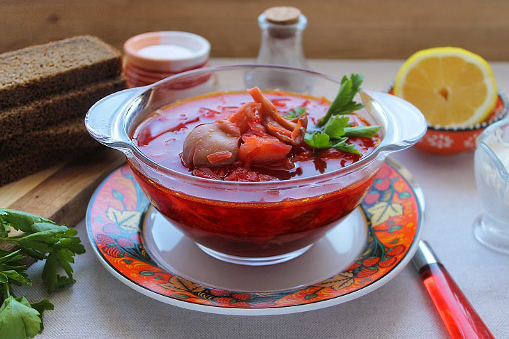 Lenten borscht with mushrooms - a special aroma and delicious taste
