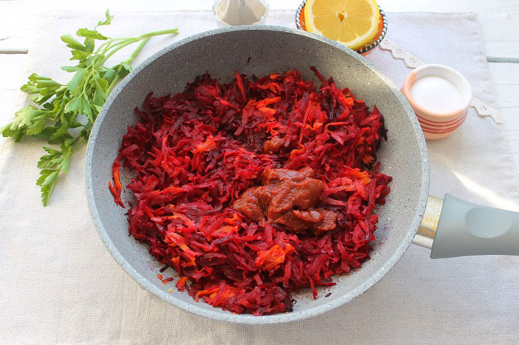 Lenten borscht with mushrooms - a special aroma and delicious taste