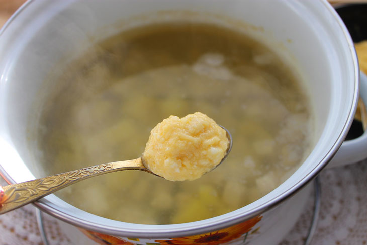 Soup with cheese dumplings - a hearty and tasty first course from simple products