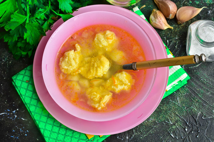 Soup with garlic dumplings - fragrant and appetizing