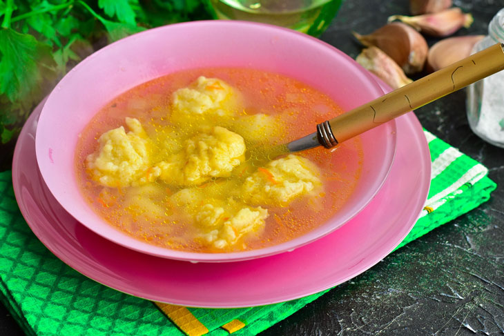 Soup with garlic dumplings - fragrant and appetizing