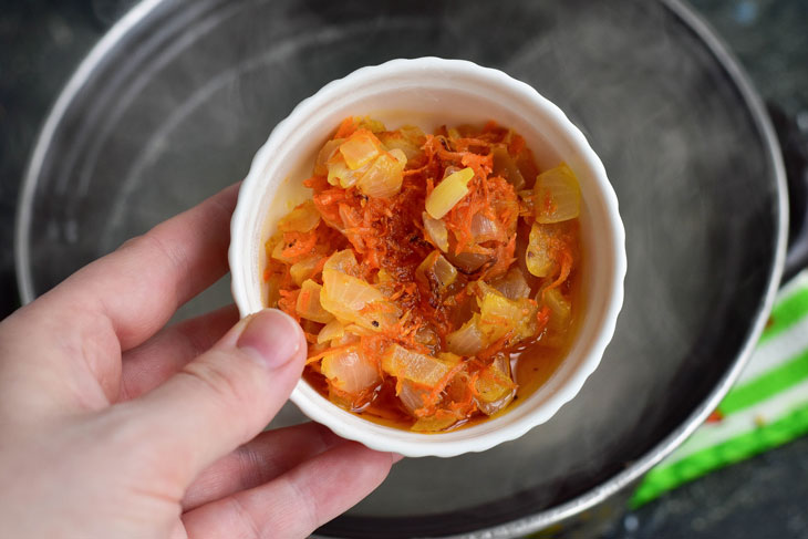 Soup with garlic dumplings - fragrant and appetizing