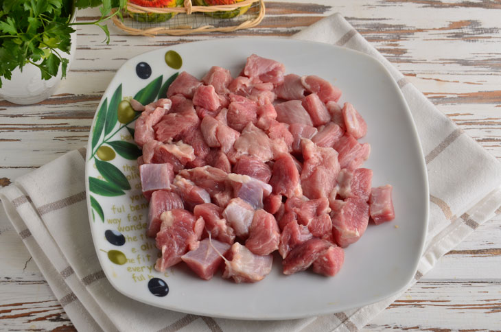 Borsch with turkey in a slow cooker - rich and fragrant