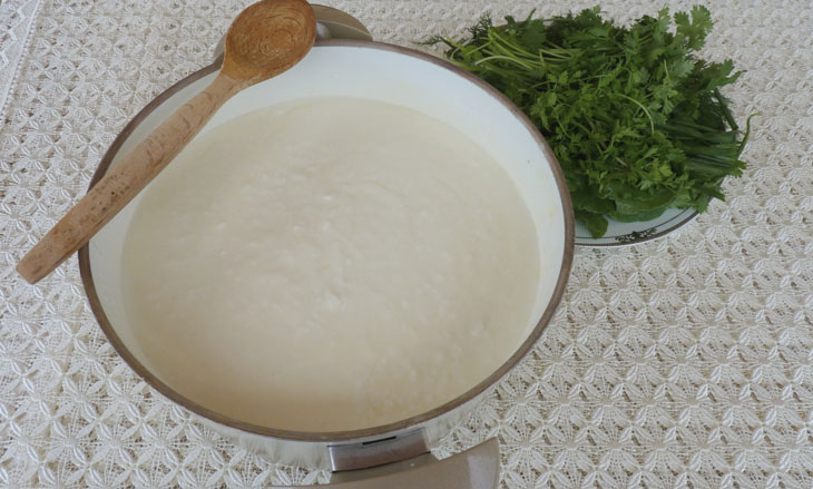 Light soup "Dovga" - a delicious sour-milk dish in Azerbaijani style