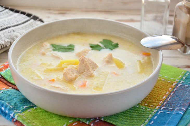 Cheese soup with chicken breast - thick, tasty and fragrant