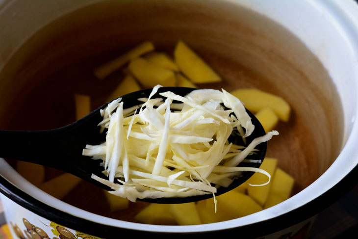 Lenten borsch - a hearty and tasty dish for every day