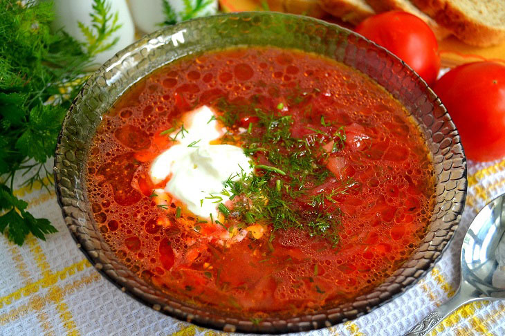 Borscht from summer vegetables with beets - very tasty and fragrant