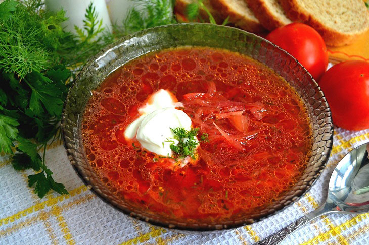 Borscht from summer vegetables with beets - very tasty and fragrant