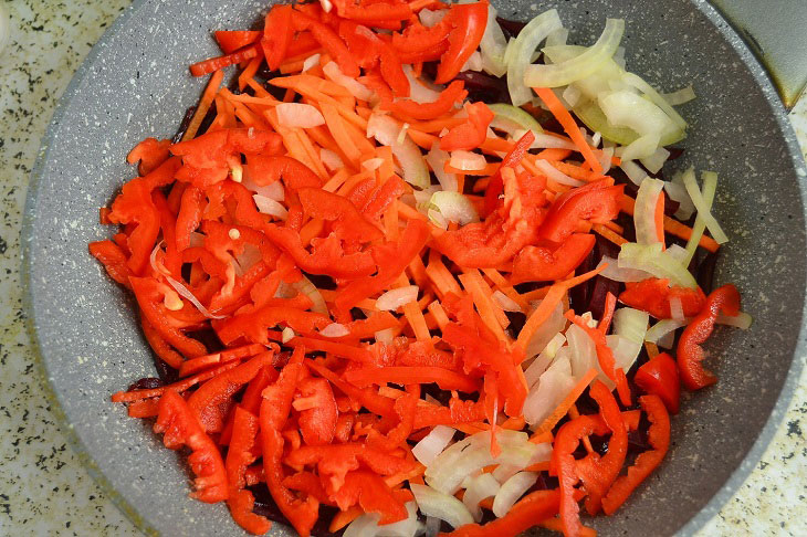 Borscht from summer vegetables with beets - very tasty and fragrant