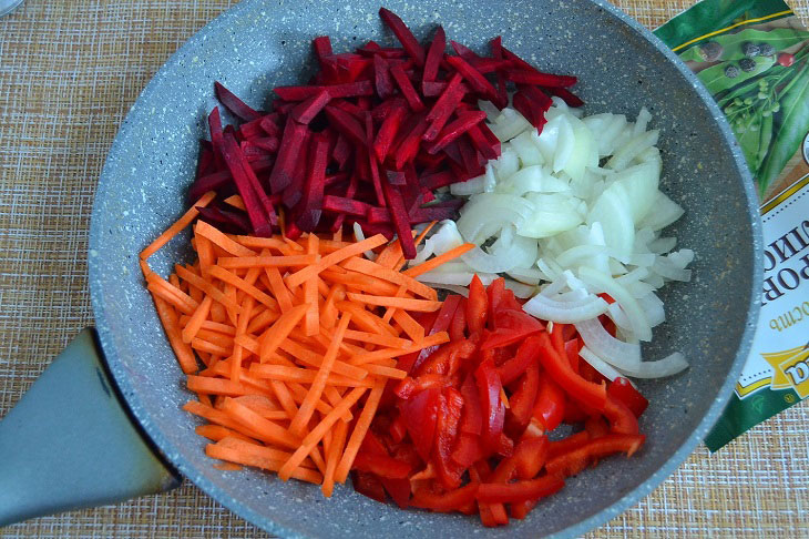 Borscht from summer vegetables with beets - very tasty and fragrant