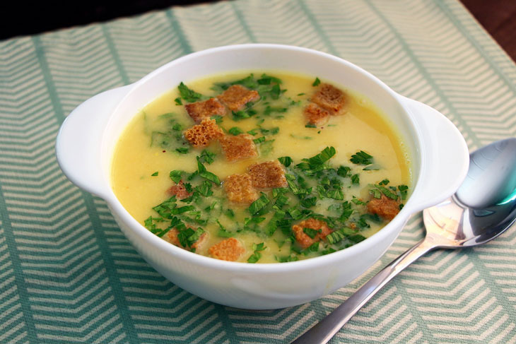 Pumpkin soup with chickpeas and cream cheese