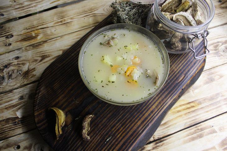 Creamy soup with porcini mushrooms - a tasty and fragrant first course in a hurry