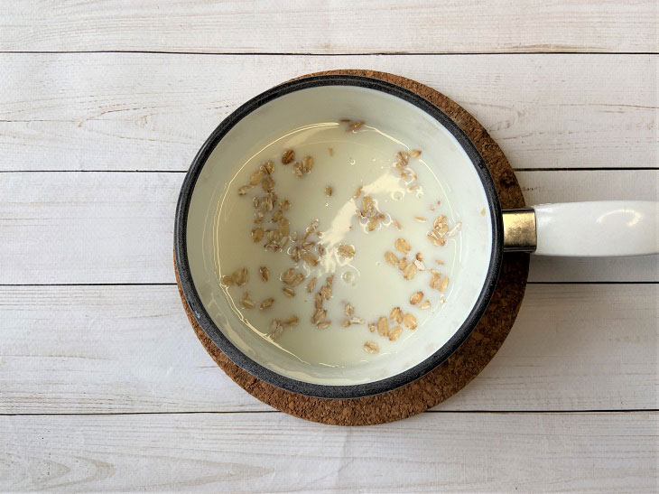 Caramel oatmeal porridge - delicious, simple and original