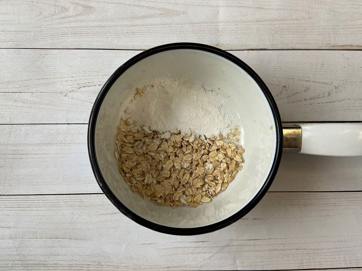 Caramel oatmeal porridge - delicious, simple and original