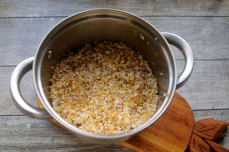 Porridge with millet and mushrooms - nutritious and aromatic