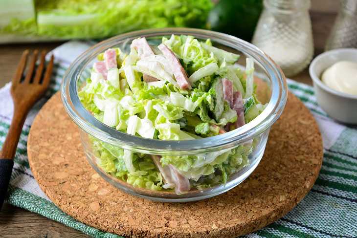 Salad "Skorospelka" with ham and Chinese cabbage - original and tasty