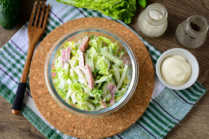 Salad "Skorospelka" with ham and Chinese cabbage - original and tasty