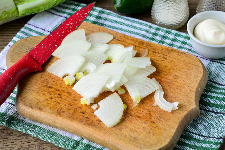 Salad "Skorospelka" with ham and Chinese cabbage - original and tasty