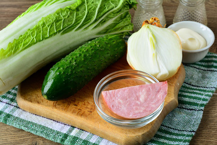 Salad "Skorospelka" with ham and Chinese cabbage - original and tasty