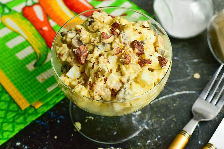 Salad "Sherlock" with walnuts - delicious and original