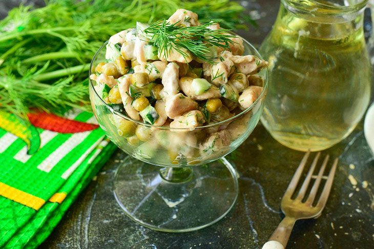 Salad "Lady" with chicken and cucumber - juicy and light