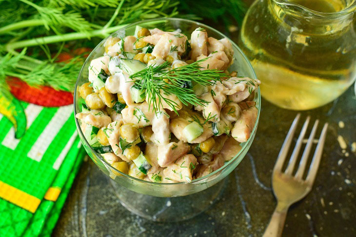 Salad "Lady" with chicken and cucumber - juicy and light